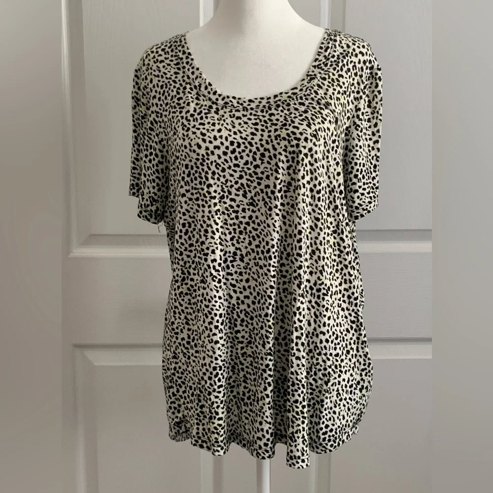 LIVERPOOL Women’s Black and White Animal Print Short Sleeve Blouse Top Size: XL